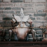 Custom image caption